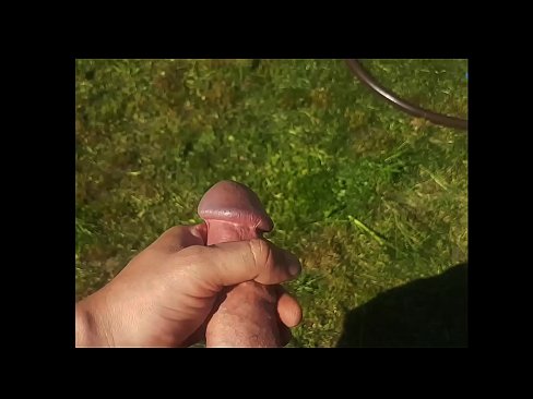 ❤️ گرم hottie پنهنجي گلابي pussy fucked حاصل ڪري ۽ هڪ اونهاري جي باغ ۾ squirt سان cums ❤️❌  جنس